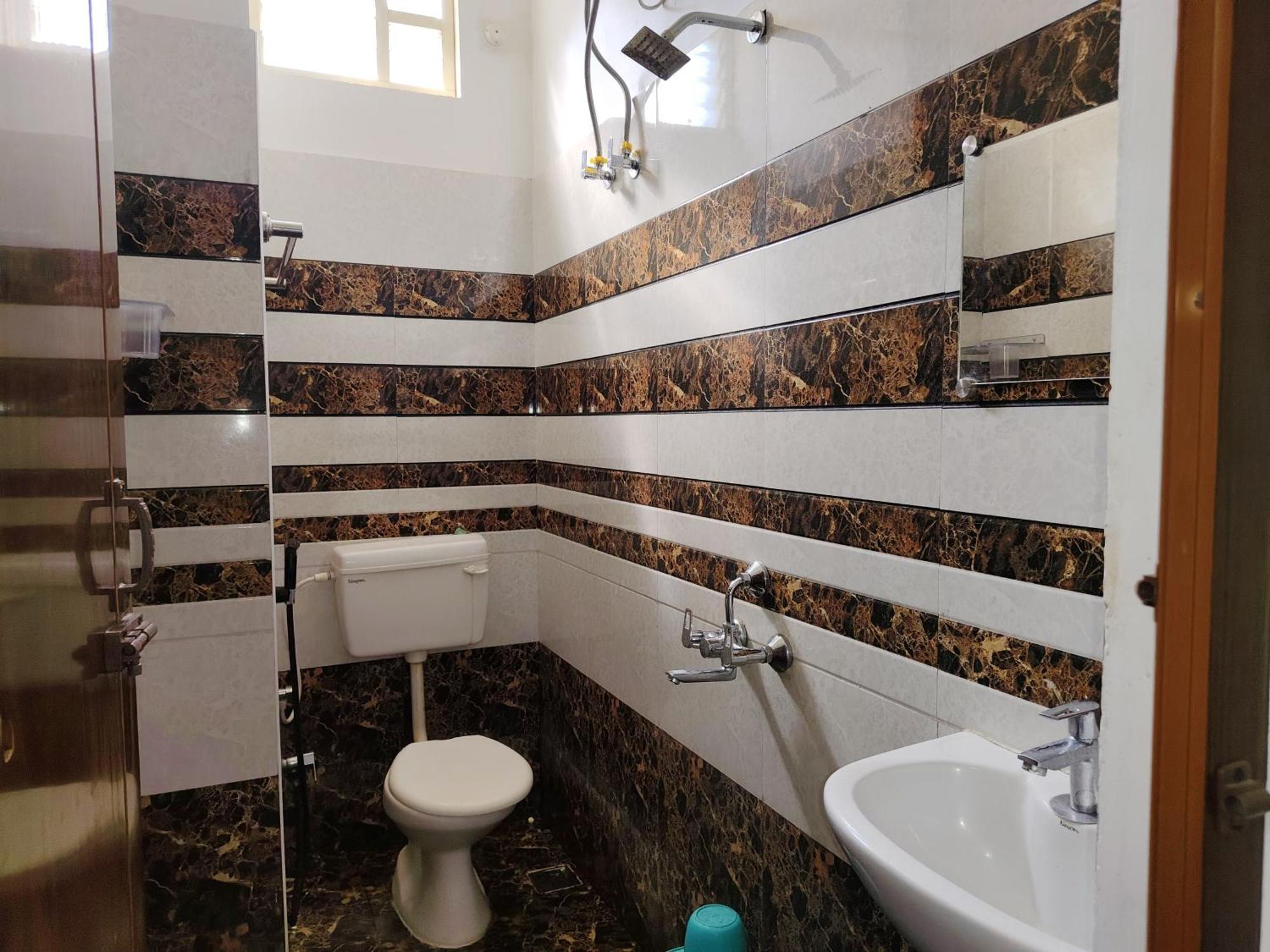 De' Capital Hotel Pondicherry Ngoại thất bức ảnh